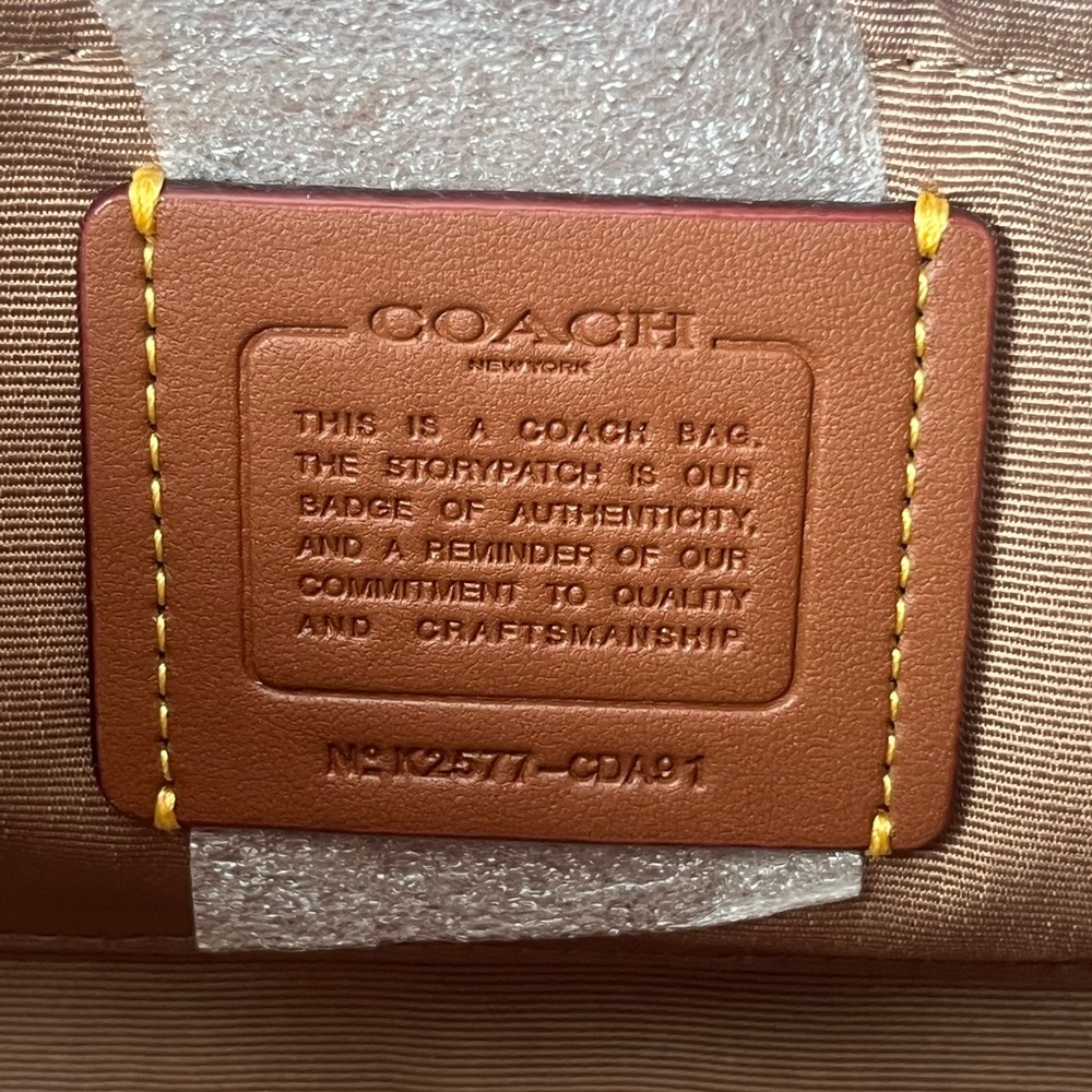 ✅Coach Teri Shoulder Bag In Rainbow Signature Canvas - Picture 12 of 13